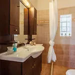 Mani's Aura Seaside - Paradise With Garden Ferienhaus *