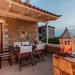 Mani's Aura Seaside - Paradise With Garden *