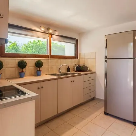 Mani's Aura Seaside - Paradise With Garden *