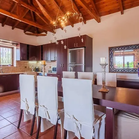 Mani's Aura Seaside - Paradise With Garden *