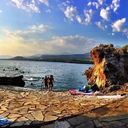 Mani's Aura Seaside - Paradise With Garden