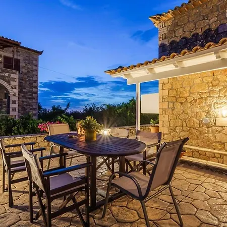 Mani's Aura Seaside - Paradise With Garden *