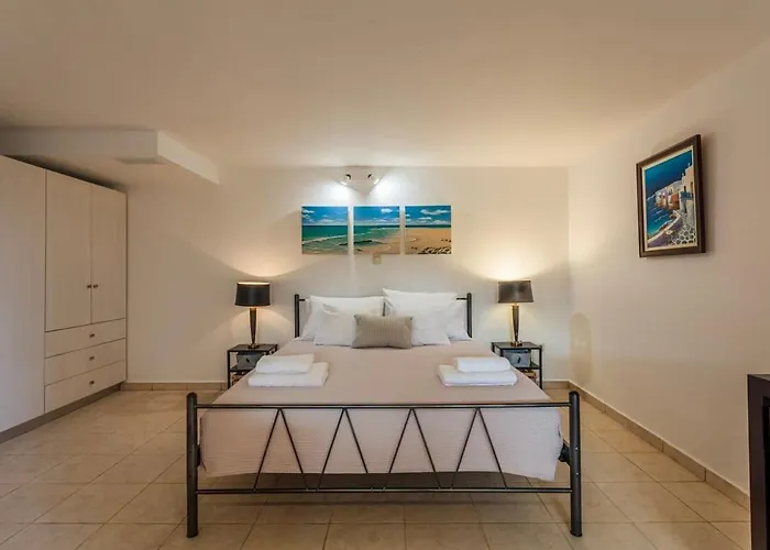 Feriehus Mani's Aura Seaside - Paradise With Garden