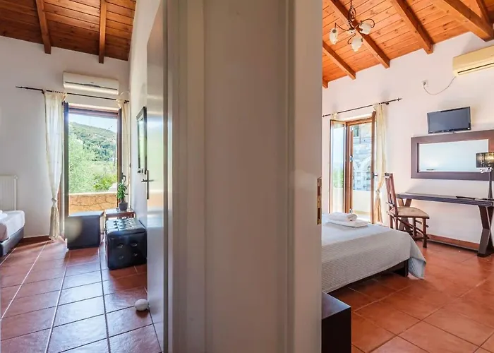 Mani's Aura Seaside - Paradise With Garden *