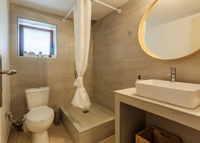 Mani's Aura Seaside - Paradise With Garden Feriehus