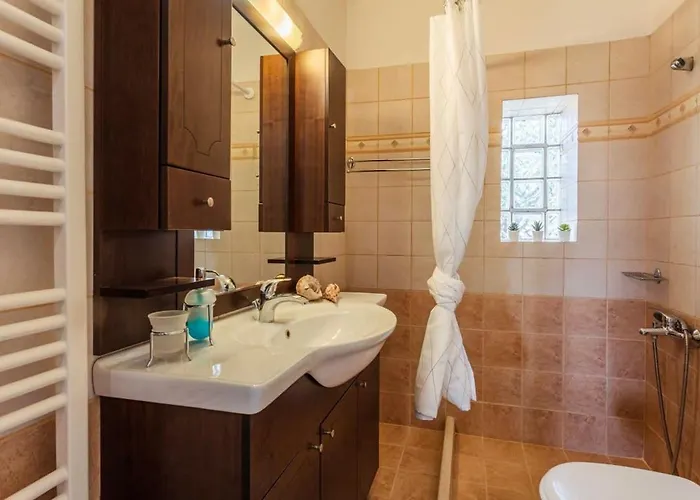 Mani's Aura Seaside - Paradise With Garden Feriehus *