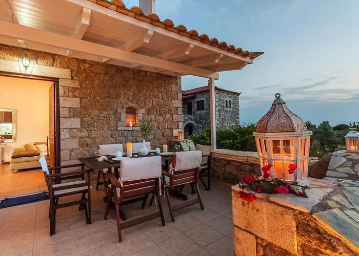 Mani's Aura Seaside - Paradise With Garden *