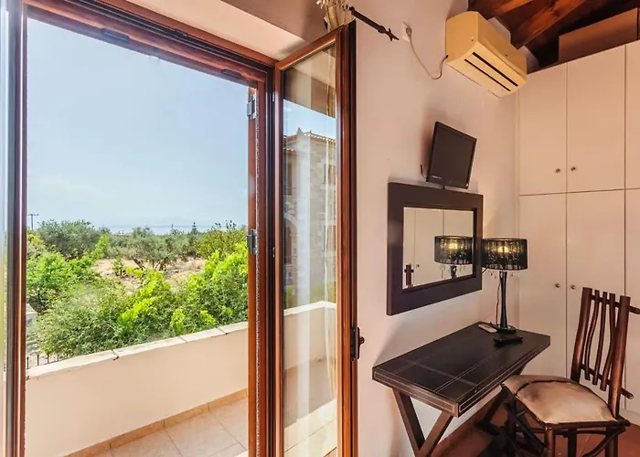 Mani's Aura Seaside - Paradise With Garden