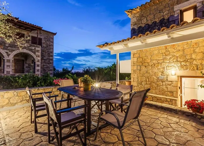 Mani's Aura Seaside - Paradise With Garden *