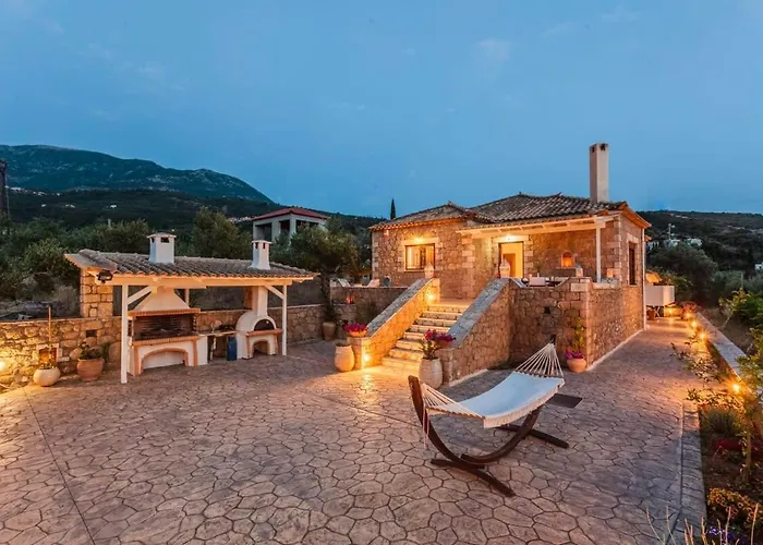 Mani's Aura Seaside - Paradise With Garden Feriehus *