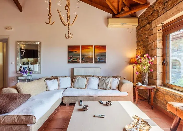 Mani's Aura Seaside - Paradise With Garden Feriehus